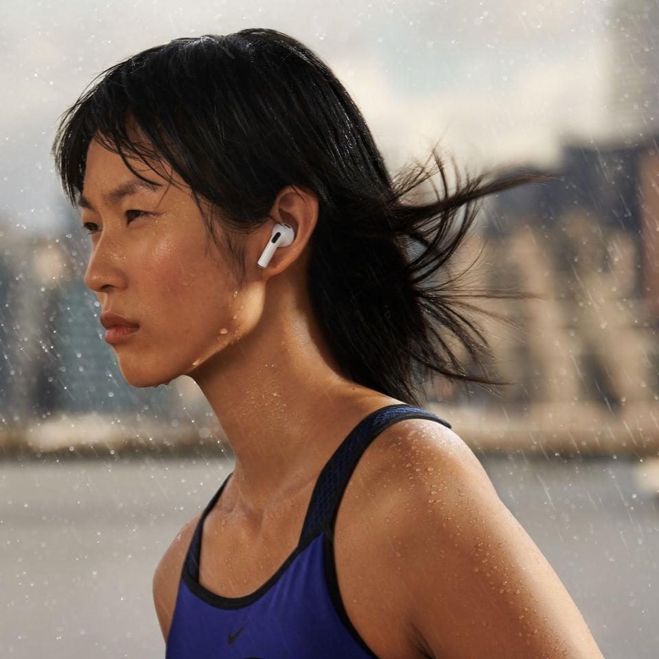 Apple AirPods 3. Nesil ve MagSafe Şarj Kutusu
