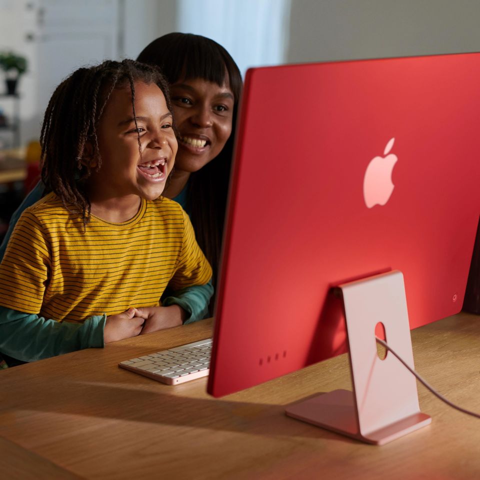 iMac 24 inç 4.5K M3 8C CPU 10C GPU 8GB RAM 512GB SSD Gümüş (MQRK3TU/A)