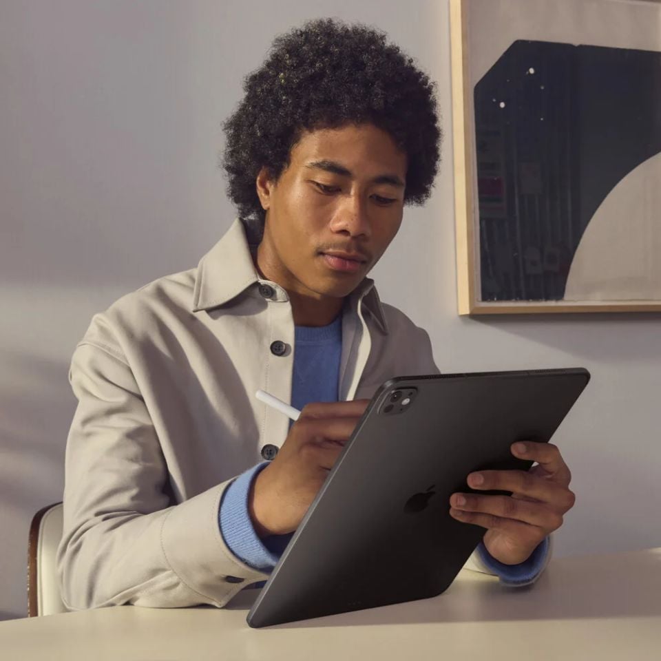 iPad Pro 13 inç M4 Wi-Fi 256 GB Standart Cam Gümüş
